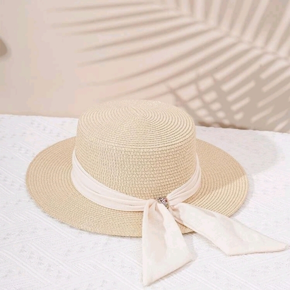White Summer Sun Straw Hat - Picture 4 of 7